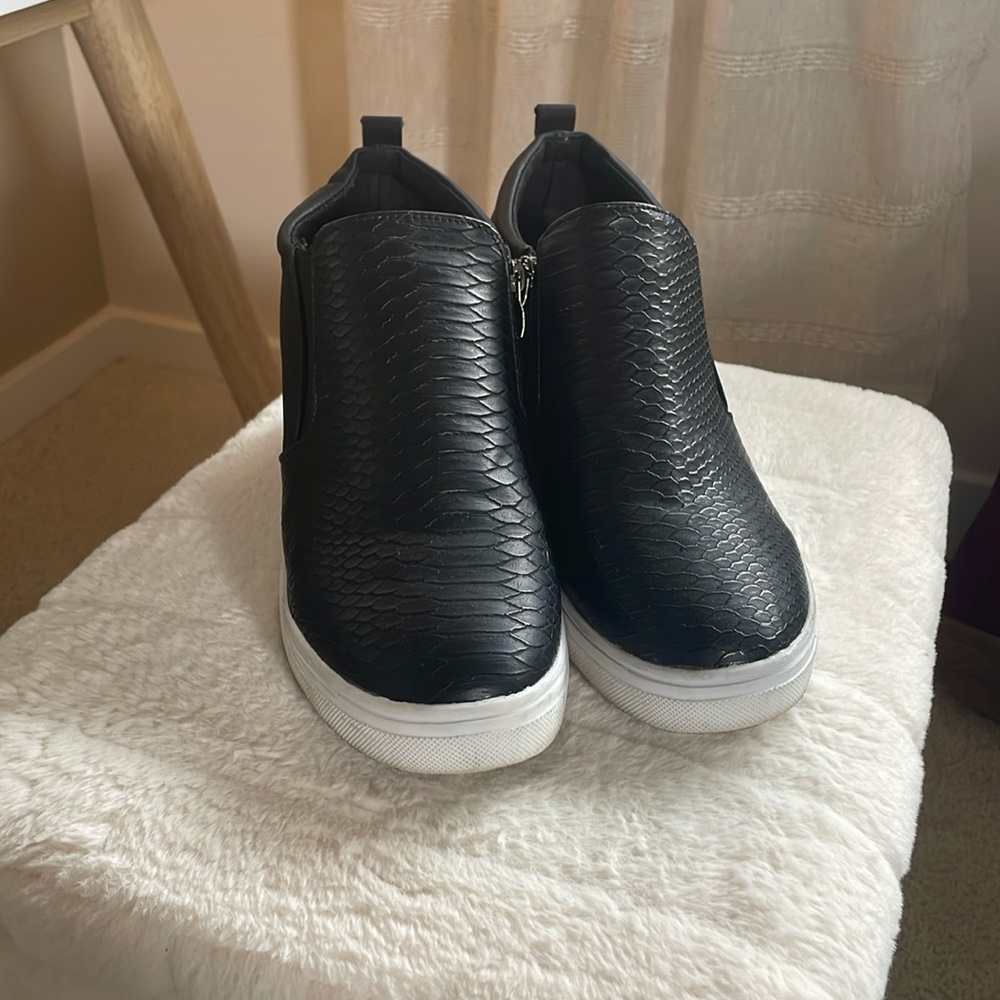 Black boot heels